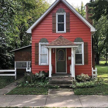 Downtown 2 Bedroom Cottage, Sleeps 6, Walking Distance To Honeywell, Downtown Restaurants, Shopping Wabash Kültér fotó
