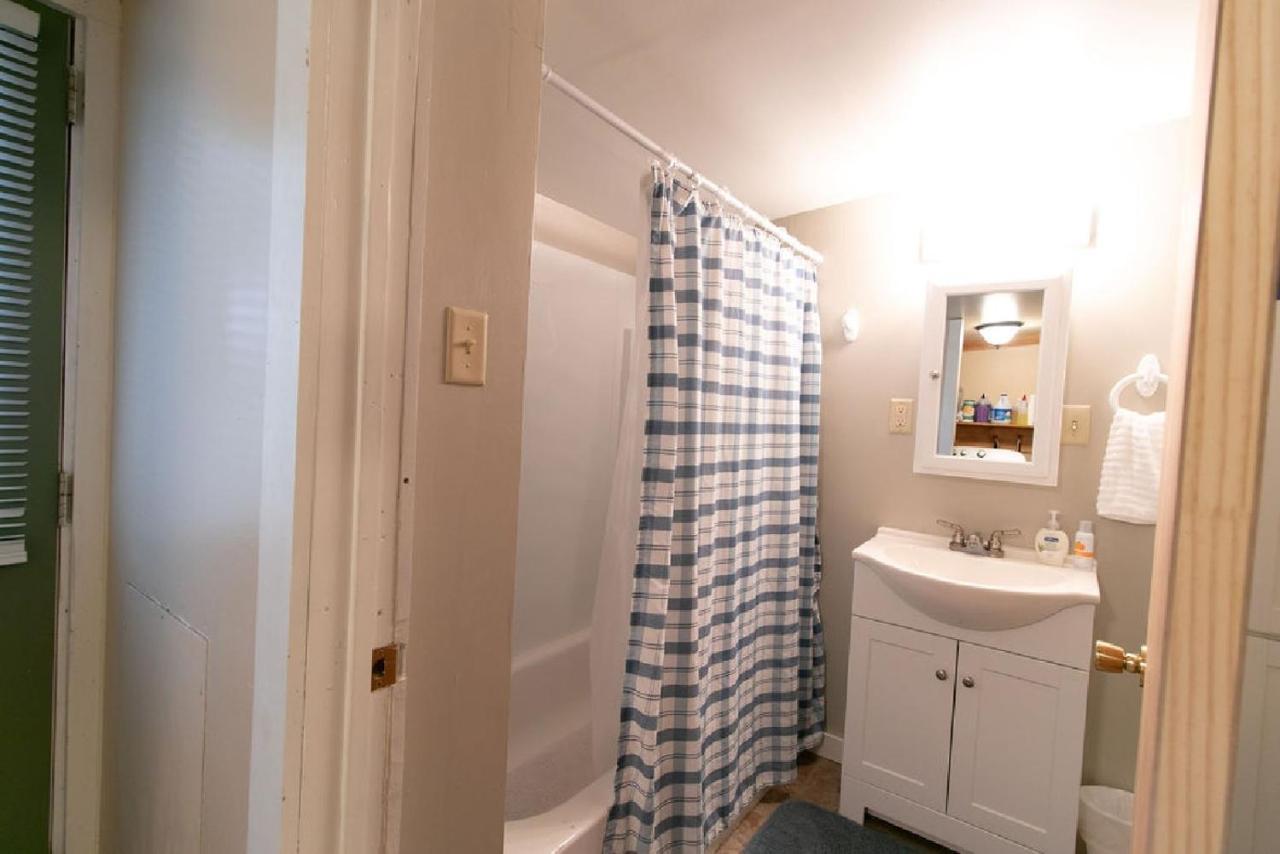 Downtown 2 Bedroom Cottage, Sleeps 6, Walking Distance To Honeywell, Downtown Restaurants, Shopping Wabash Kültér fotó
