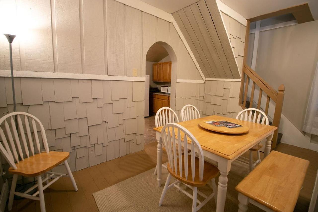 Downtown 2 Bedroom Cottage, Sleeps 6, Walking Distance To Honeywell, Downtown Restaurants, Shopping Wabash Kültér fotó