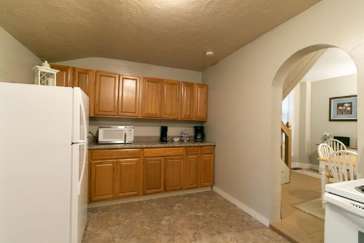 Downtown 2 Bedroom Cottage, Sleeps 6, Walking Distance To Honeywell, Downtown Restaurants, Shopping Wabash Kültér fotó