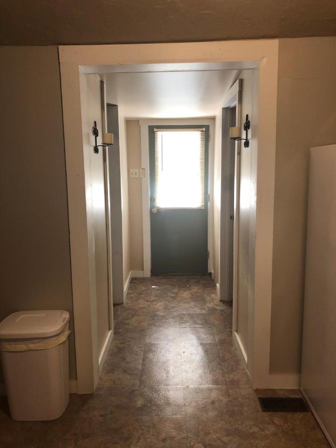 Downtown 2 Bedroom Cottage, Sleeps 6, Walking Distance To Honeywell, Downtown Restaurants, Shopping Wabash Kültér fotó
