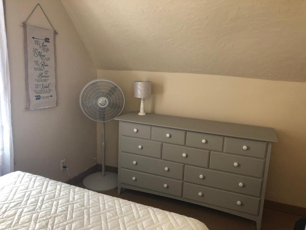 Downtown 2 Bedroom Cottage, Sleeps 6, Walking Distance To Honeywell, Downtown Restaurants, Shopping Wabash Kültér fotó