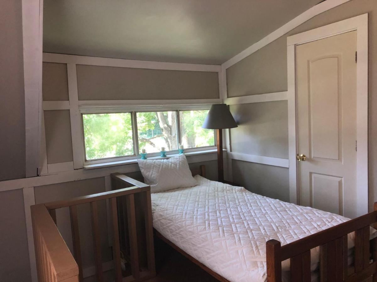 Downtown 2 Bedroom Cottage, Sleeps 6, Walking Distance To Honeywell, Downtown Restaurants, Shopping Wabash Kültér fotó