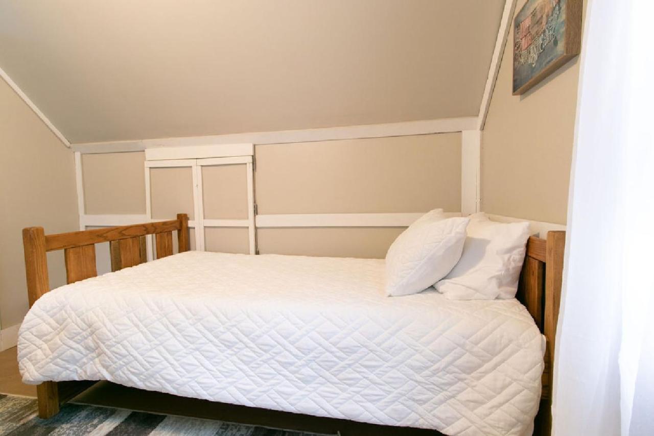 Downtown 2 Bedroom Cottage, Sleeps 6, Walking Distance To Honeywell, Downtown Restaurants, Shopping Wabash Kültér fotó