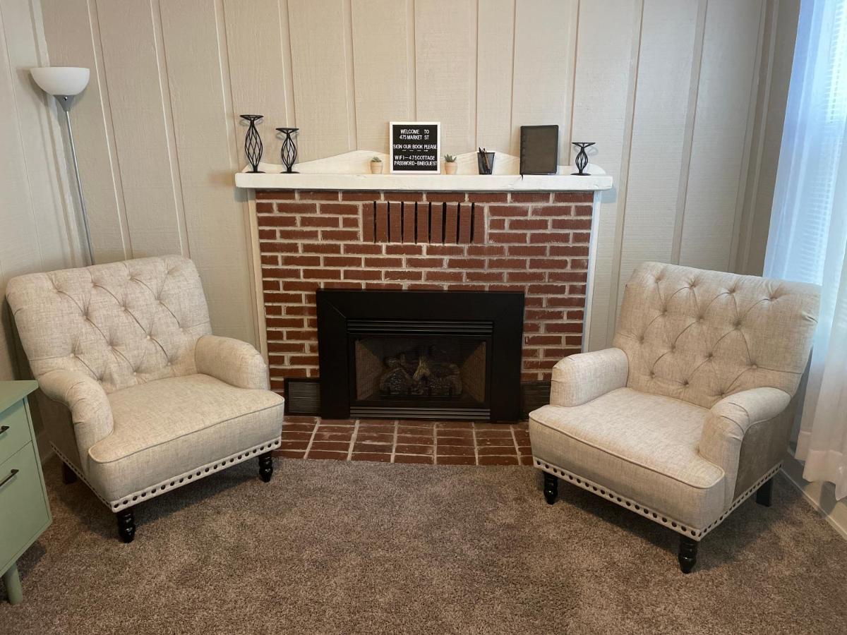 Downtown 2 Bedroom Cottage, Sleeps 6, Walking Distance To Honeywell, Downtown Restaurants, Shopping Wabash Kültér fotó